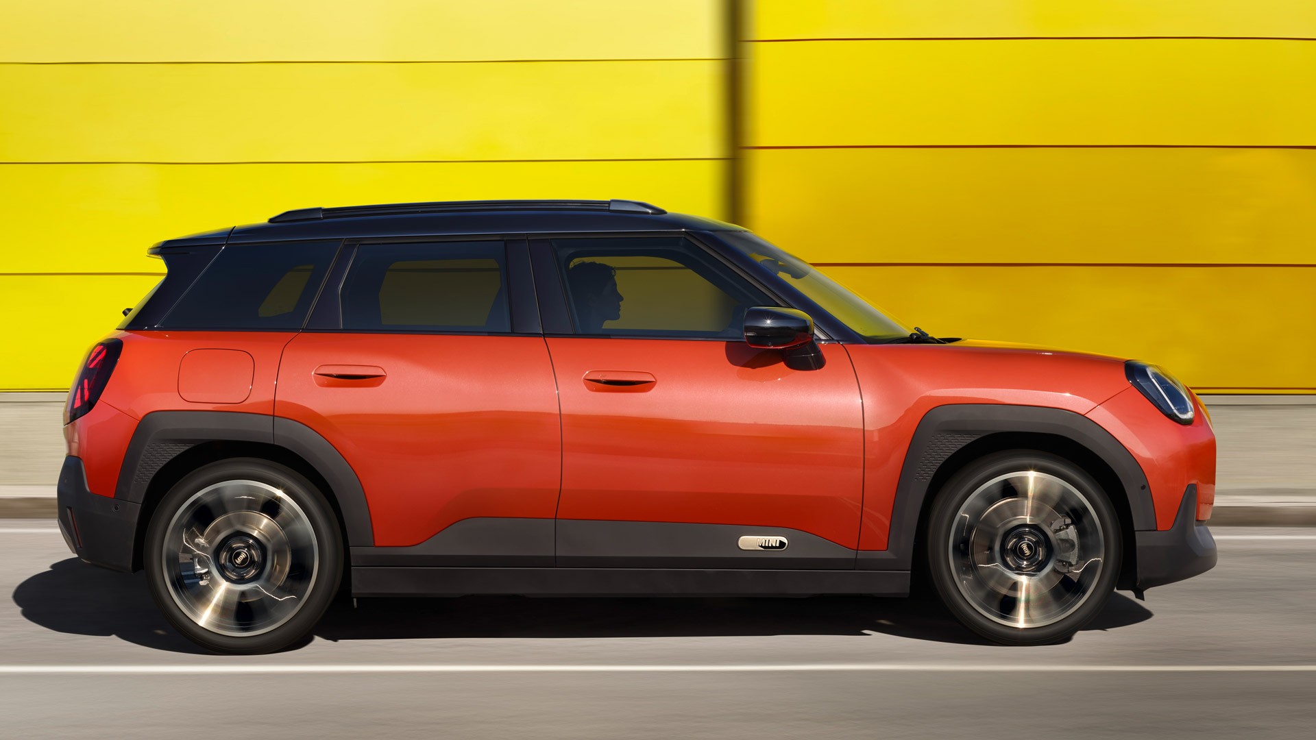 Alrafmagnaður MINI Aceman - akstursupplifun - bílastæðaaðstoð - umhverfissýn